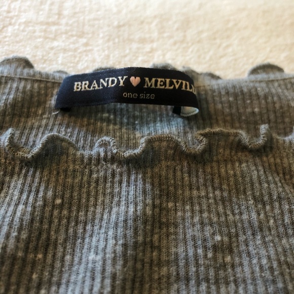 Brandy Melville Off the shoulder long sleeve - Picture 2 of 3
